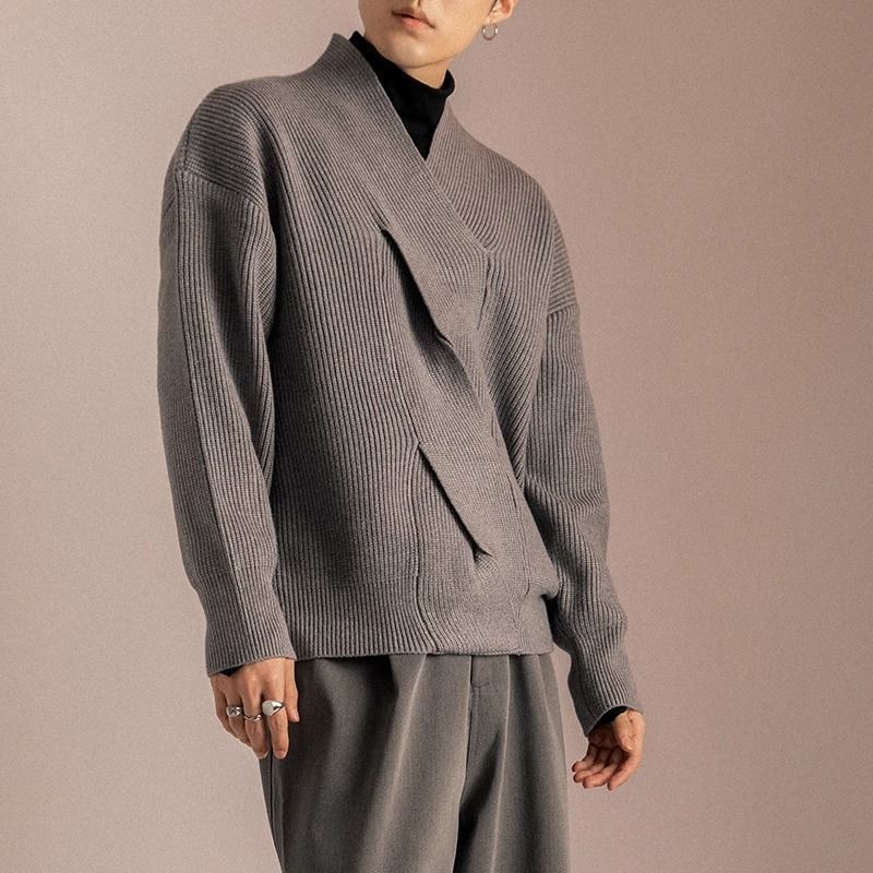 Japanese-style V-neck Sweater for Men Design